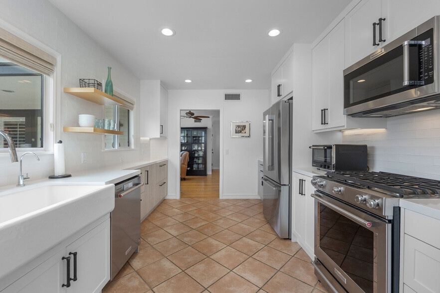 More Photos Of 1817 Euclid St, Santa Monica Apartments For Sale