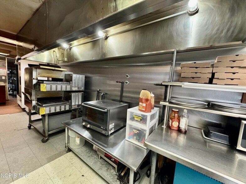 More Photos Of 404 W Vine St, Edgerton Restaurant For Sale