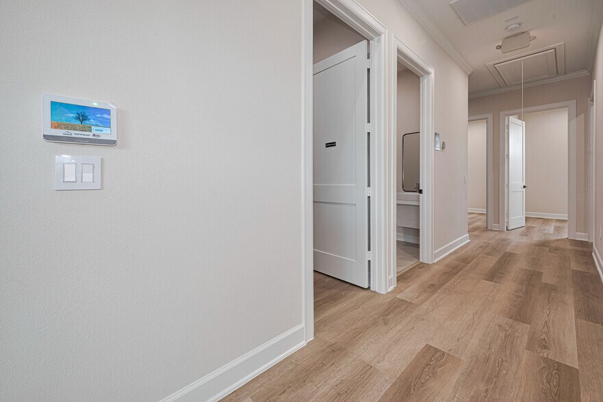 More Photos Of 1325 Main St, Katy Office Residential For Lease