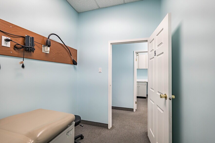 More Photos Of 1625 Albion Rd, Toronto Medical For Sale