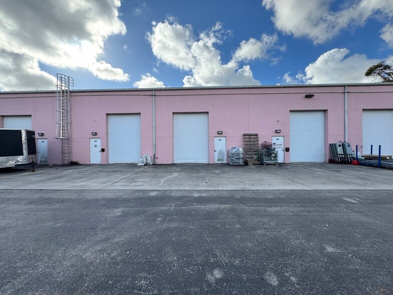 More Photos Of 801-893 Kings Hwy, Fort Pierce Light Manufacturing For Sale
