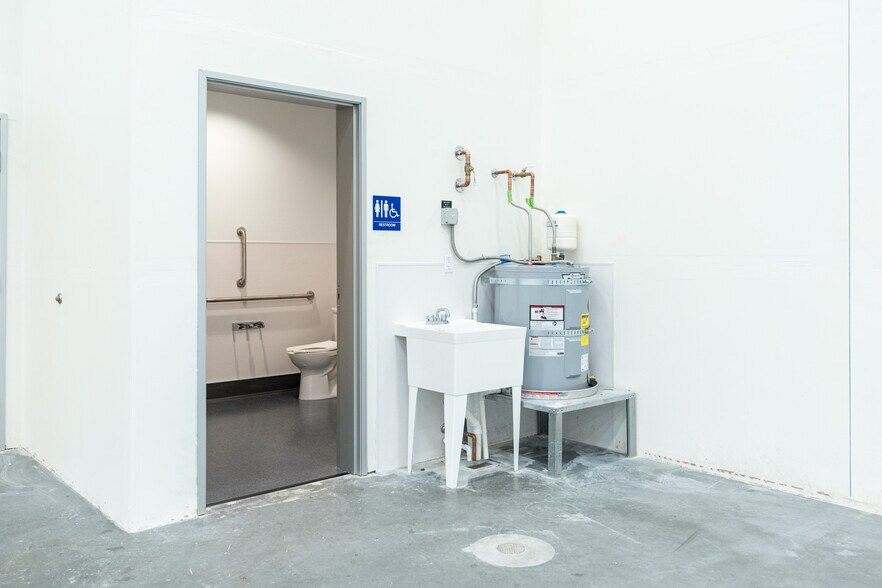 More Photos Of Sunset Rd & Pine St, Las Vegas Unknown For Lease