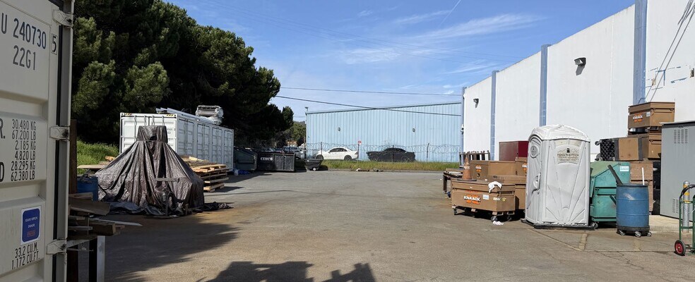 More Photos Of 200 Industrial Way, Brisbane Service For Lease