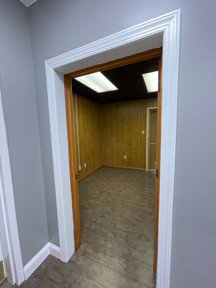 More Photos Of 711 Davis St, Scranton Warehouse For Lease