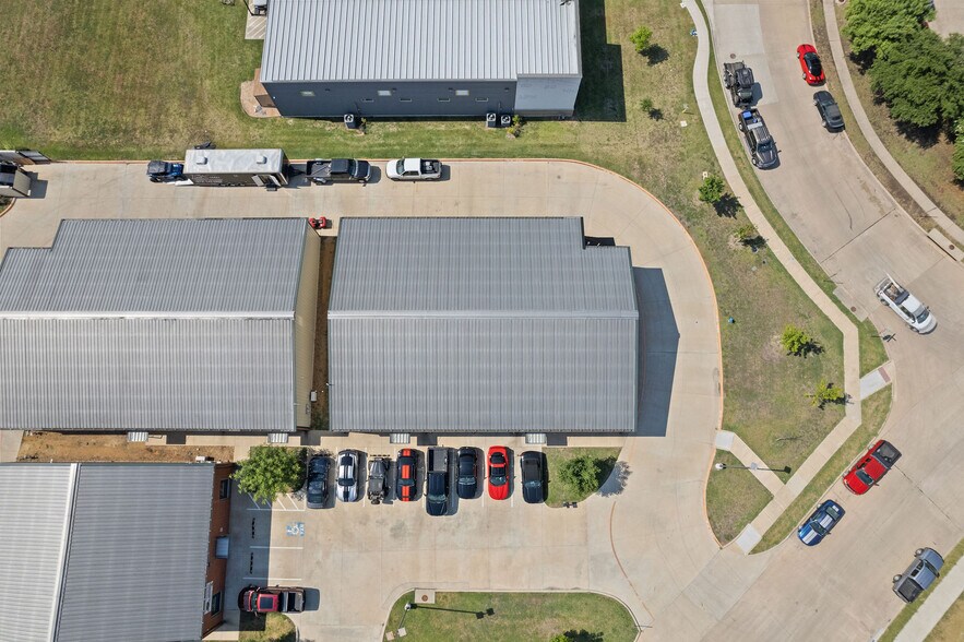 More Photos Of 414 Powerhouse St, McKinney Warehouse For Lease