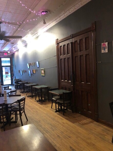 More Photos Of 120-124 N Main St, Wheaton Freestanding For Lease