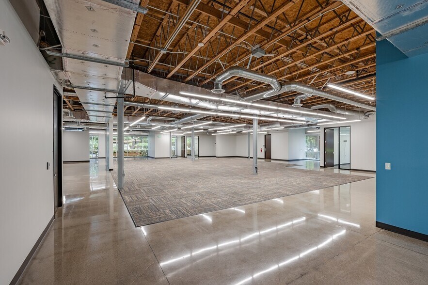 More Photos Of 25371 Commercentre Dr, Lake Forest Office For Sale