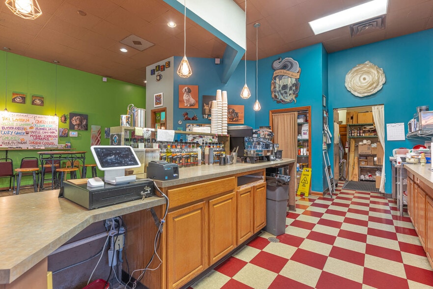 More Photos Of 6581 Terhune Dr, Middletown General Retail For Lease