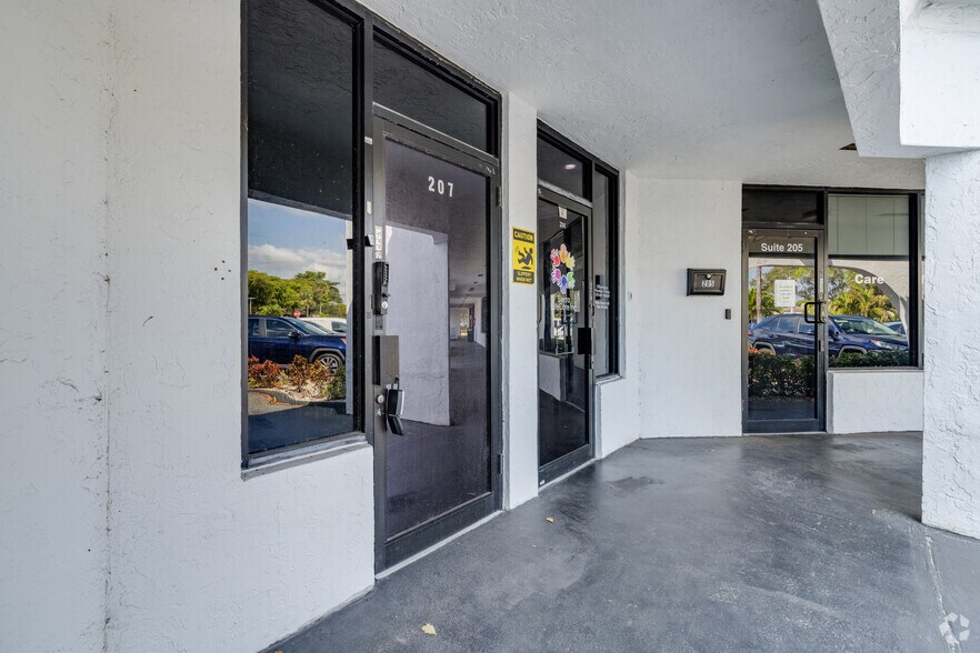 More Photos Of 7100-7200 W Commercial Blvd, Lauderhill Medical For Sale