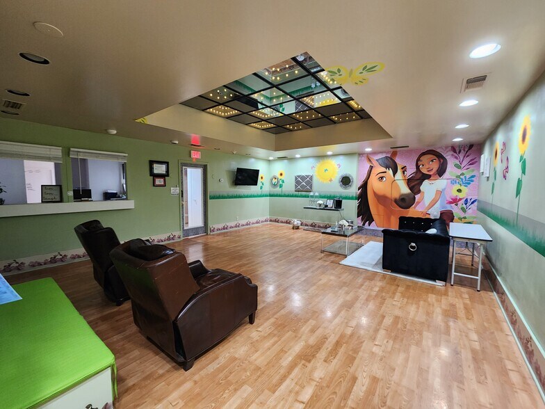 More Photos Of 8355 Walnut Hill Ln, Dallas Medical For Sale