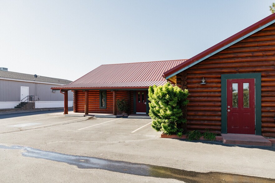 More Photos Of 2502-2514 SW 4th ave, Ontario Veterinarian Kennel For Sale