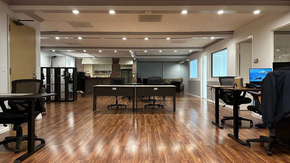 More Photos Of 7670 Opportunity Rd, San Diego Office For Lease