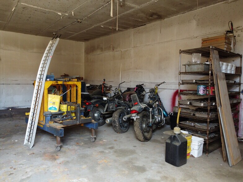 More Photos Of 3560 NW Highway 20, Conyers General Retail For Sale