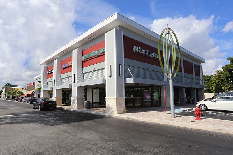 More Photos Of 1301 W Boynton Beach Blvd, Boynton Beach General Retail For Lease