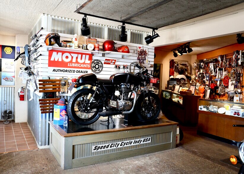 More Photos Of 3464 W 16th St, Indianapolis Freestanding For Sale