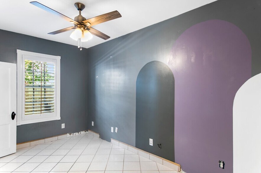 More Photos Of 532 Beach Dr NE, Saint Petersburg Hospitality For Sale