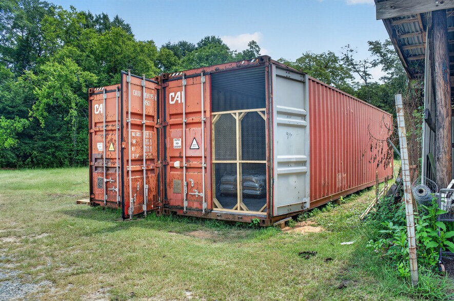 More Photos Of 36 Church St N, Jeffersonville Light Manufacturing For Sale