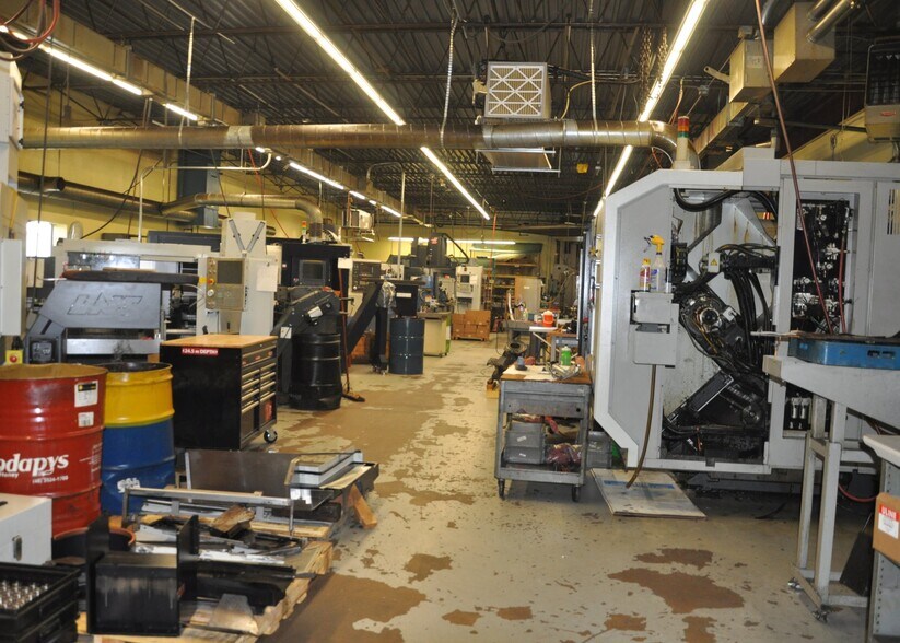 More Photos Of 1418 5th St S, Hopkins Manufacturing For Sale