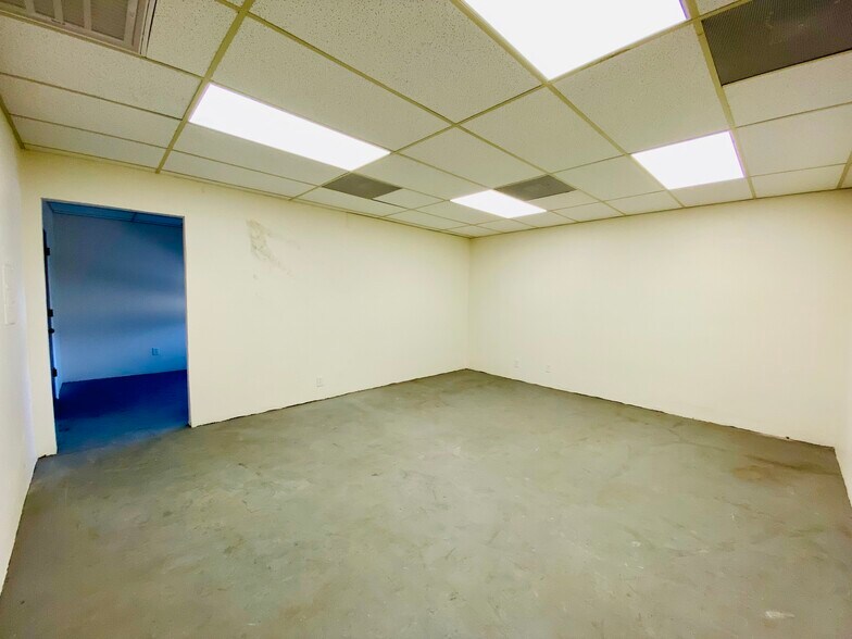 More Photos Of 732 N Lake Ave, Pasadena Office For Lease