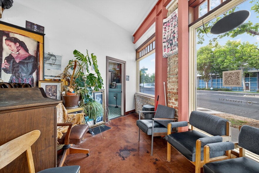 More Photos Of 3300 Broadway St, Sacramento Storefront Retail Office For Lease