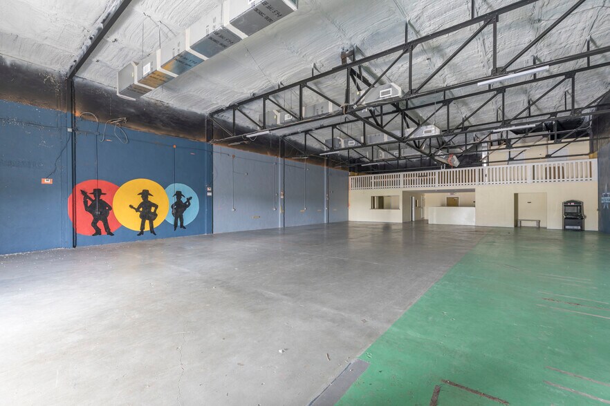 More Photos Of 218 Industrial Street, Edcouch Warehouse For Sale