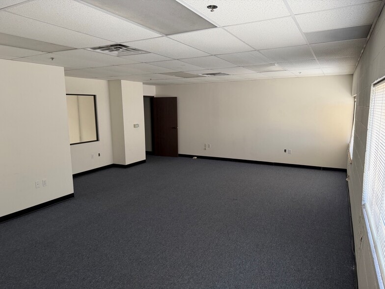 More Photos Of 9703 El Poche St, South El Monte Warehouse For Lease