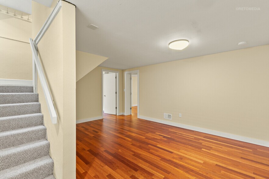 More Photos Of 2222 NW Irving St, Portland Apartments For Sale