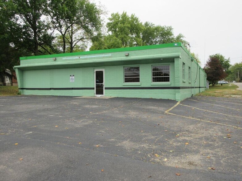 Primary Photo Of 6900 N Dixie Dr, Dayton Auto Repair For Sale