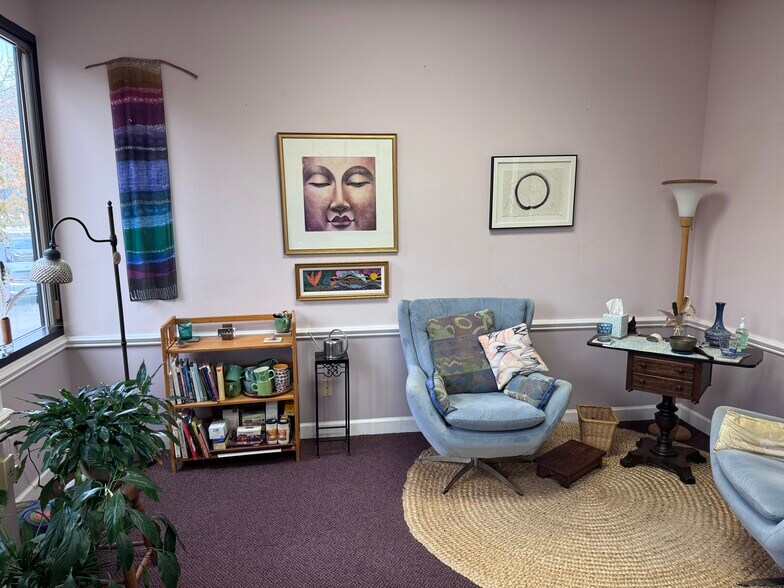 More Photos Of 1506 E Franklin St, Chapel Hill Office For Sale