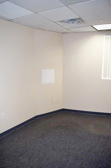 More Photos Of 3351 Park Ave, Wantagh Office For Lease