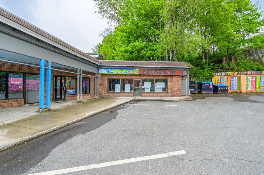 More Photos Of 69 Elliot St, Brattleboro Storefront Retail Residential For Sale