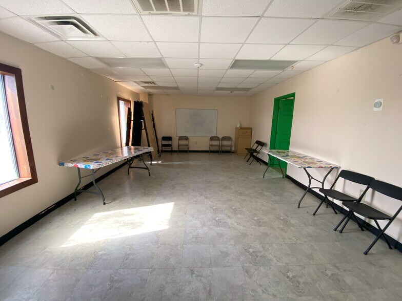 More Photos Of 505 Highway 49 N, Byron Flex For Sale