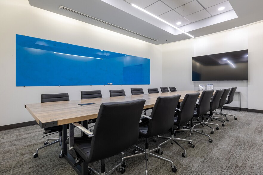 More Photos Of 8400 E crescent Pky, Greenwood Village Coworking Space