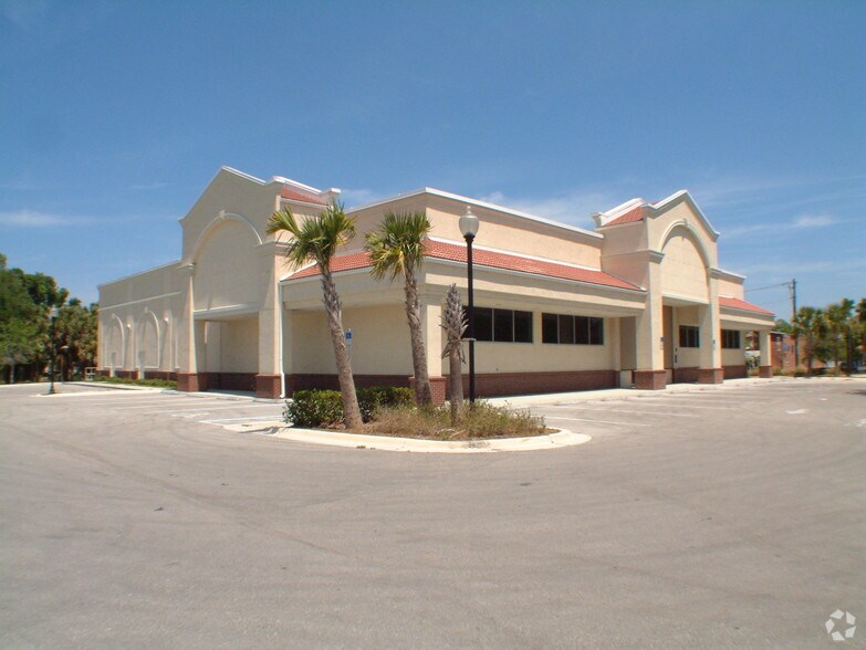More Photos Of 550 W 1st St, Sanford Freestanding For Sale