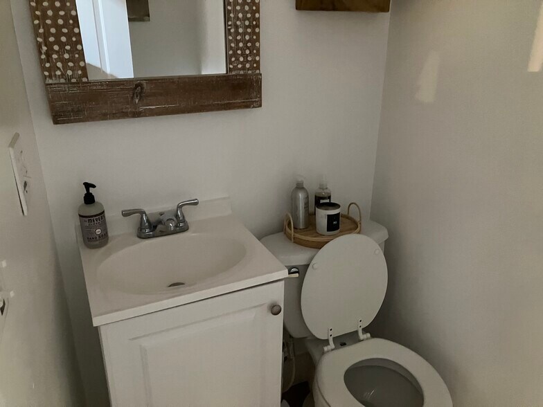 More Photos Of 5437 Penn Ave, Pittsburgh Storefront Retail Residential For Lease