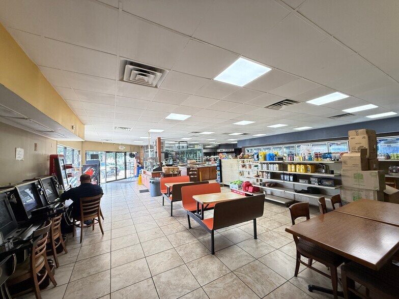 More Photos Of 8899 North Loop E, Houston Service Station For Sale