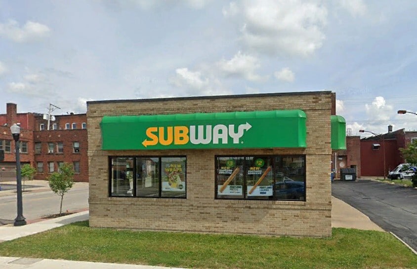 Primary Photo Of 543 W Wooster Rd, Barberton Fast Food For Lease