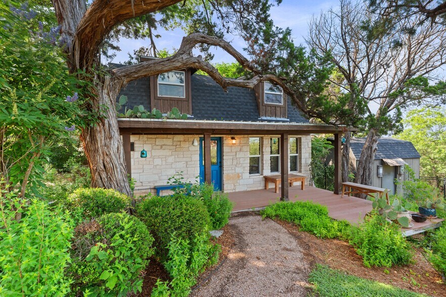More Photos Of 3911 Lago Vista Dr, Austin Apartments For Sale