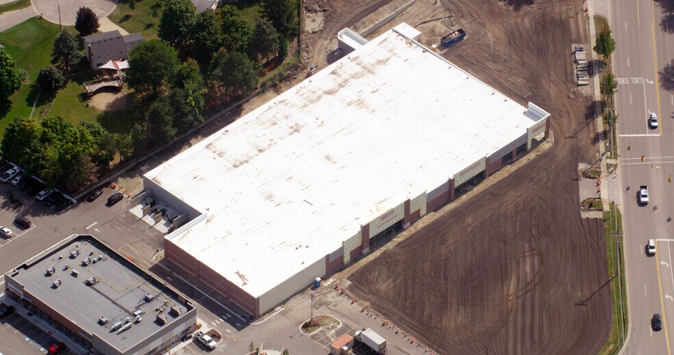 More Photos Of NEC Saginaw Rd & Bella Vista Rd, Grand Blanc Unknown For Lease