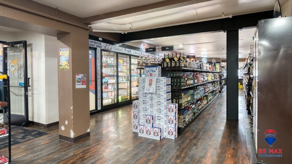 More Photos Of 5201 S Douglas Hwy, Gillette Bar For Sale