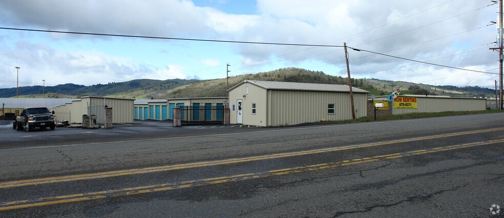 Primary Photo Of 3443 Old Highway 99 S, Roseburg Self Storage For Sale