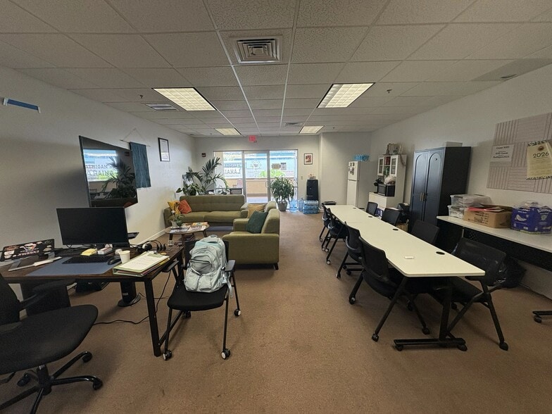 More Photos Of 40 Kupuohi St, Lahaina Medical For Sale