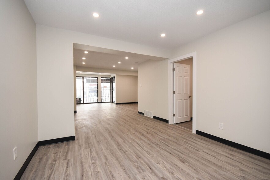 More Photos Of 605 Center St, Ottawa Storefront For Sale