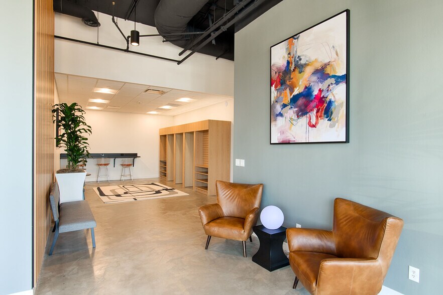 More Photos Of 1349 Empire Central Dr, Dallas Office For Lease