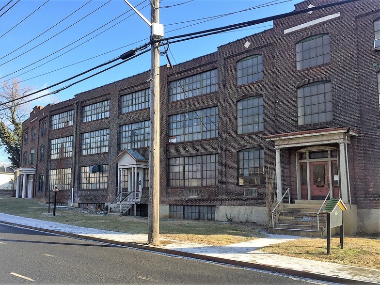 More Photos Of 686-688 Pennsylvania Ave, Hagerstown Flex For Sale