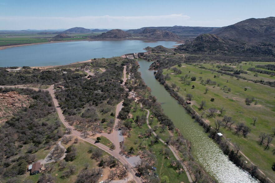 More Photos Of 42851 E County Road 1470, Lone Wolf Land For Sale
