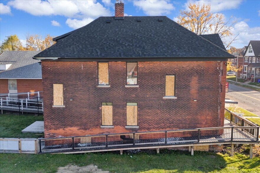 More Photos Of 7436 Oakland St, Detroit Apartments For Sale