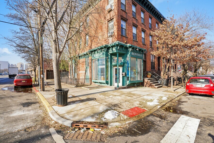 More Photos Of 273 Monmouth St, Jersey City Medical For Sale