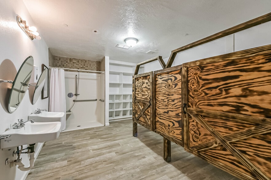 More Photos Of 1270 CR 2293, Cleveland Assisted Living For Sale