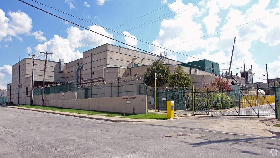 Primary Photo Of 1400 E Presidio St, Fort Worth Flex For Sale